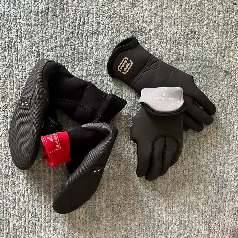 Wet suit accessories